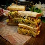 Keto Sandwich aus Hühnerbrot mit Hühnersalat