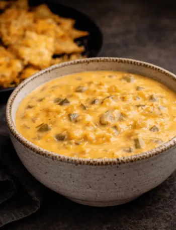 Keto Käse Jalapeño Soße