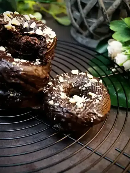 Keto Schoko Donuts, Keto Kuchen, Schokolade, Triple Chocolate, Chocolate Donut, Keto Backen, KetoChameleons