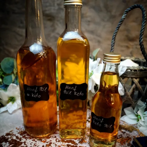 Keto Cannabis Likör, aus Blüten und Blättern. Sehr aromatisch und zuckerfrei, Rezept