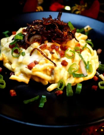 Keto Käsespätzle aus unseren Hühnernudeln