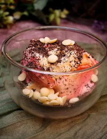 Keto Orangeneis mit Himbeer Swirl