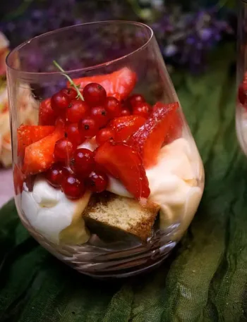 Keto Erdbeer Tiramisu im Glas, Rezept