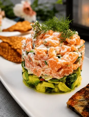 Keto-Lachs-Tartar-Avocado-Salsa, Lachs, Avocado, Salat, KetoChameleons