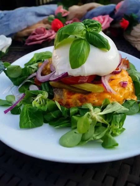 Naked Keto Burger ohne Bun, 3 Käse, Rezept