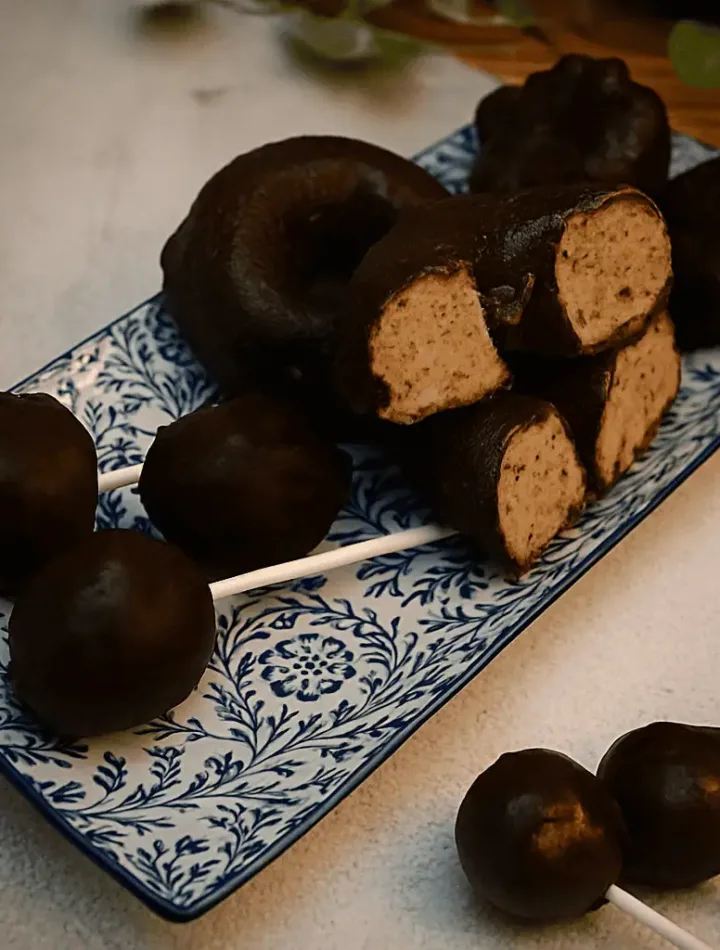 Restefest oder wie rette ich einen missratenen Keto Kuchen – Keto Cake Pops 1 Restefest oder wie rette ich einen missratenen Keto Kuchen – Keto Cake Pops Keto Cake Pops- Restefest