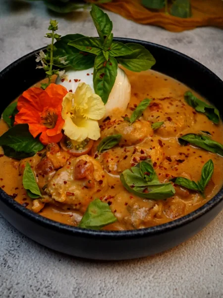 Keto Gnocchi Caprese - Proteinreiche Gnocchi mit fruchtiger Tomatensoße und Burrata 4 Keto Gnocchi Caprese - Proteinreiche Gnocchi mit fruchtiger Tomatensoße und Burrata Keto Carnivore Gnocchi mit Tomatensoße und Burrata