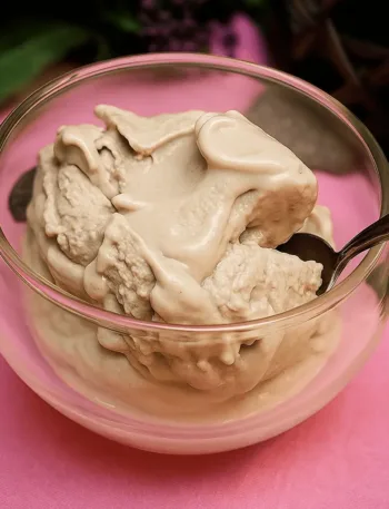 Keto Sesam Eis aus der Creami