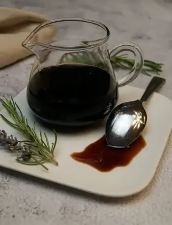 Keto Balsamico Creme – samtig, süß-säuerlich, vielseitig und natürlich zuckerfrei 16 Keto Balsamico Creme – samtig, süß-säuerlich, vielseitig und natürlich zuckerfrei Keto-Balsamico-Creme, Balsamico, zuckerfrei, italienisch, Antipasti, Italien, Rezept, KetoChameleons