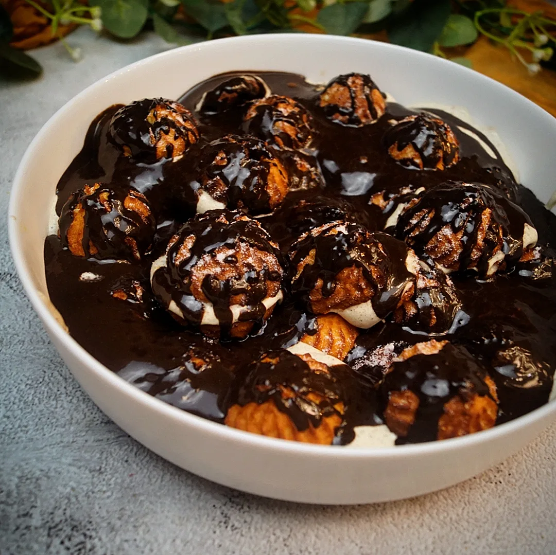 Keto Profiteroles High Protein 1 Unsere Saure Zipfel sind ein typisches Gericht aus Franken. Schmackhaft und lecker zur Brotzeit oder auch als Hauptgericht.