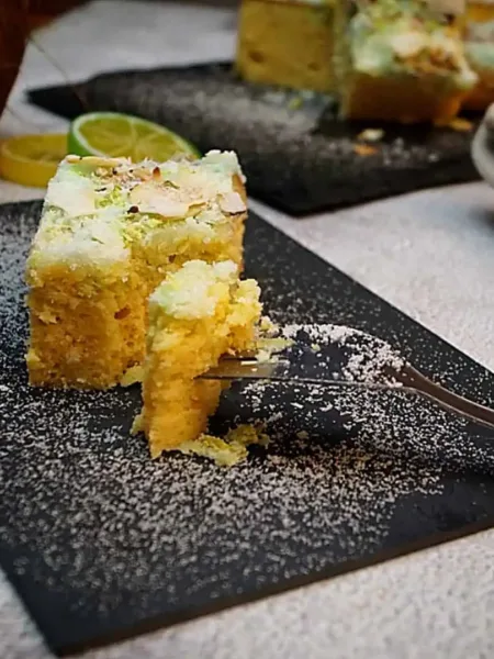 Keto Kokos Kuchen – High Protein, super saftig mit Limettenguss 3 Keto Kokos Kuchen – High Protein, super saftig mit Limettenguss Keto Limetten Kokos Kuchen