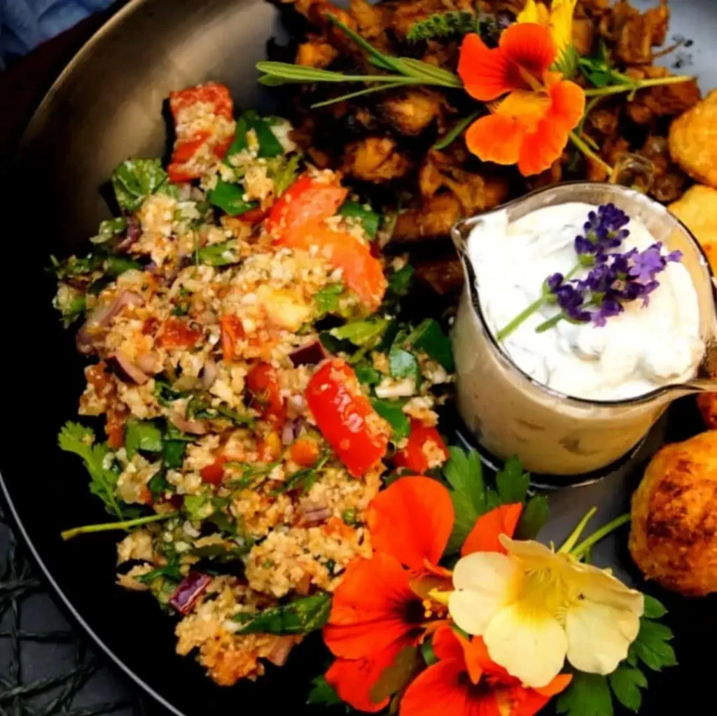 Keto Tabouleh serviert
