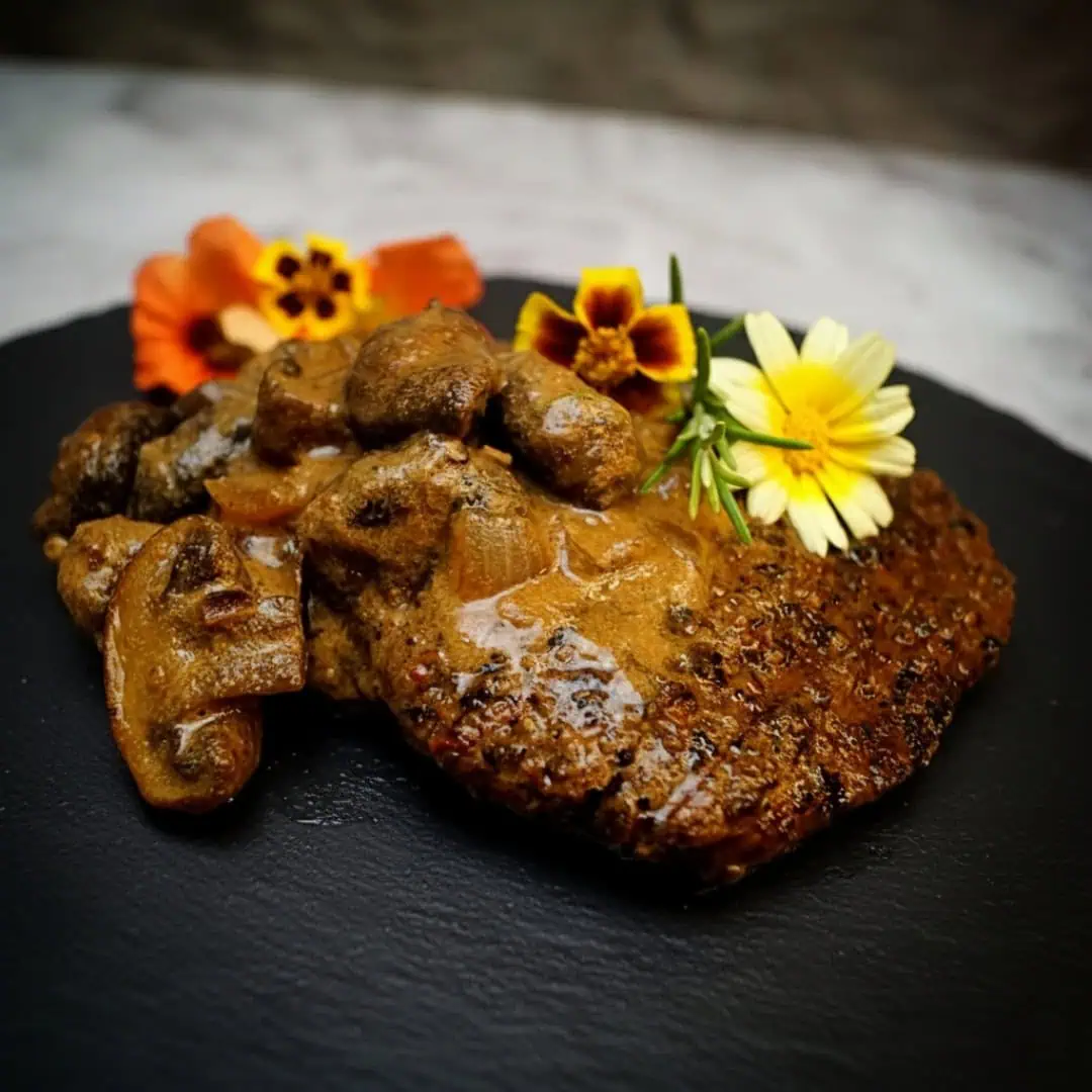 Steak Pilzrahmsosse Keto Sellerie Gratin: knusprige Low Carb Beilage ohne Kartoffeln – festlich, aromatisch & einfach zubereitet. Perfekt für die Keto-Küche.