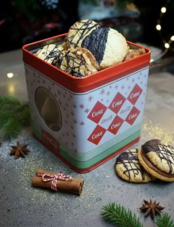 Keto Mürbeteig Plätzchen mit Pistazien Nougat