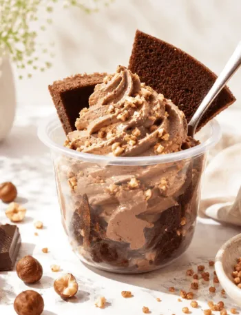 Keto Bacio Eis, Eisbecher, Haselnuss Krokant, KetoChameleons